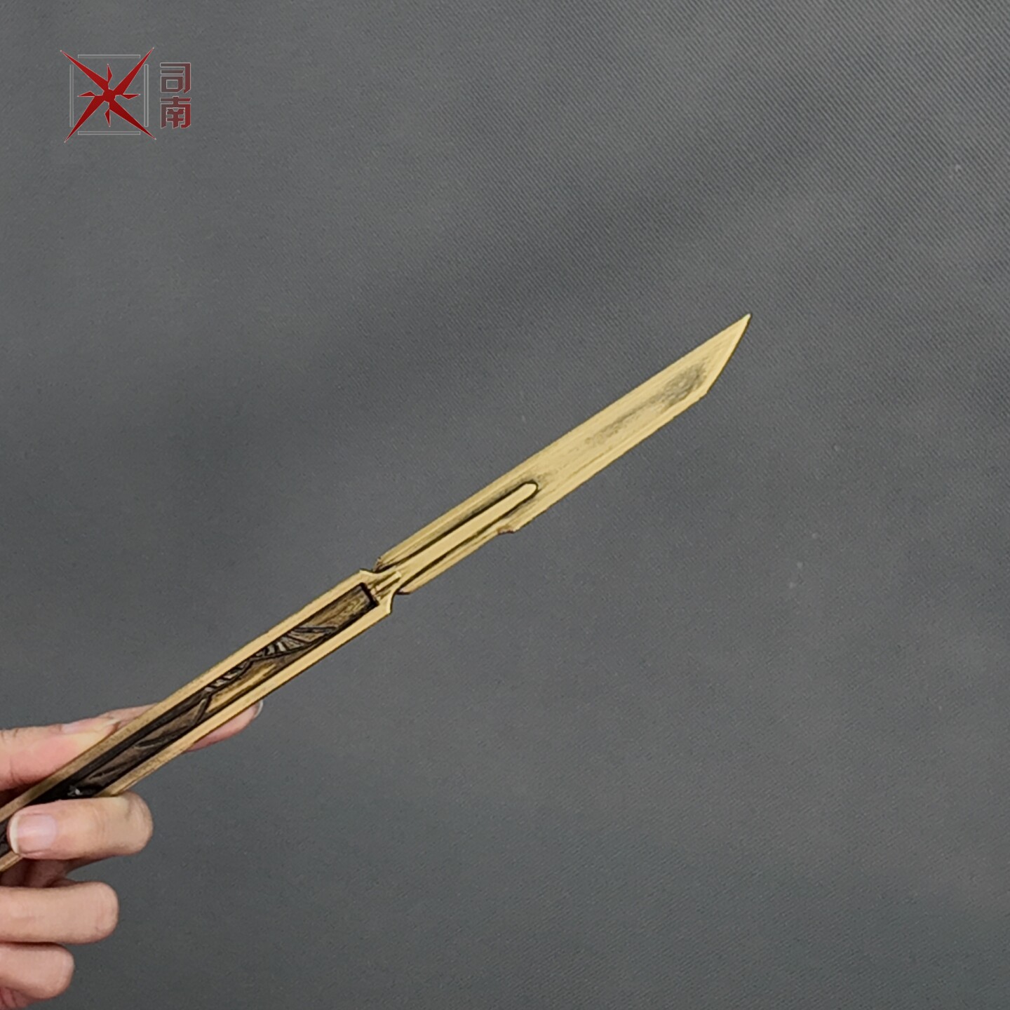 Wuthering Waves LUUK HCRSSCN C - مراجعة Cosplay Anime Top وسعره